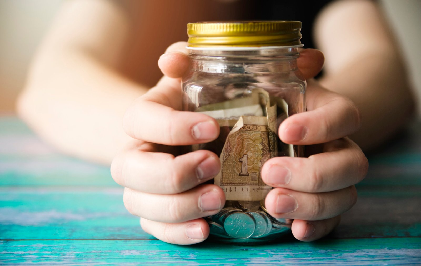How to Start an Emergency Fund on a Low Income | 8 Newbie ways