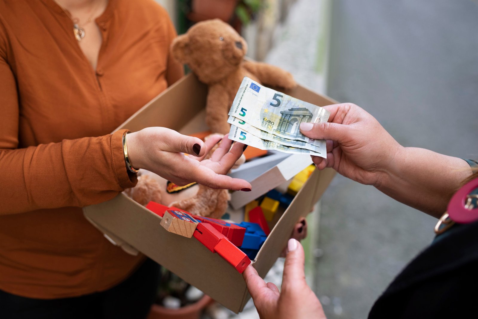 How Local Community Bonds Work | 5 Secret ways to understand