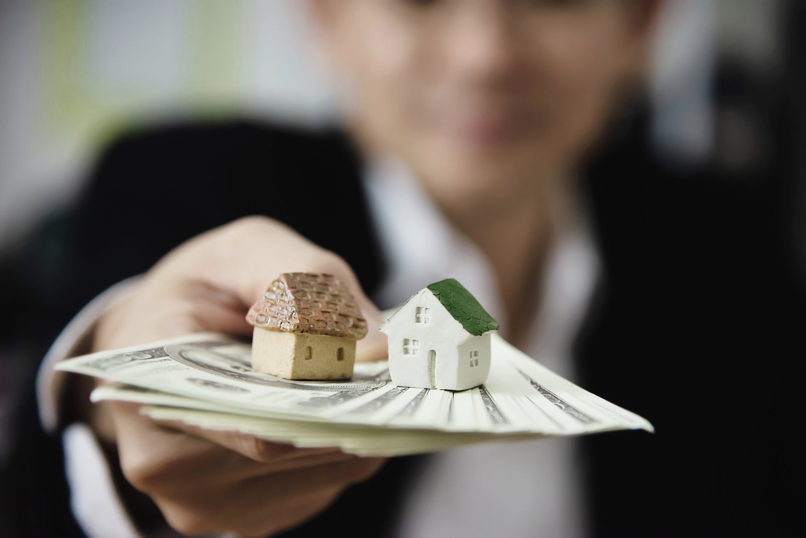 7 Timeless Ways to Invest in Historic Properties | Greatest Beginner Guide